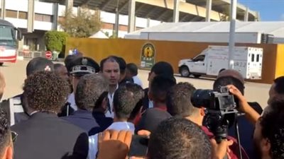 أمن ملعب مباراة الأهلي والوداد يرفض دخول الخطيب مع بعثة الفريق