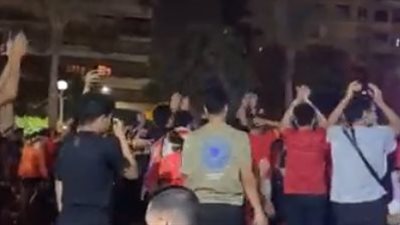 إفريقيا يا أهلي.. تشجيع حماسي من جماهير المارد الأحمر للفوز أمام الوداد المغربي | بث مباشر