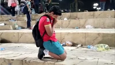 انهيار أحد مشجعي الأهلي عقب الخسارة أمام الوداد: أنا في حالة هستيرية ومدمر نفسيًا بسبب الماتش | بث مباشر