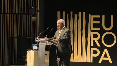 زاهي حواس يعلن من إسبانيا البدء في حفاير سقارة للبحث عن مقبرة إيمحتب | صور