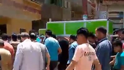 المئات يشيعون جثامين الـ 3 أطفال المذبوحين على يد والدتهم بالدقهلية | بث مباشر 