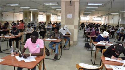 30 ألف طالب يؤدون امتحانات الترم الثاني بحقوق عين شمس