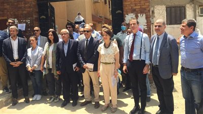 وفد الوكالة الفرنسية والاتحاد الأوروبي يتفقد عددًا من المشروعات بعزبة خيرالله 1 و2 في القاهرة