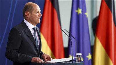 المستشار الألماني يتعهد ببناء أكبر جيش في أوروبا