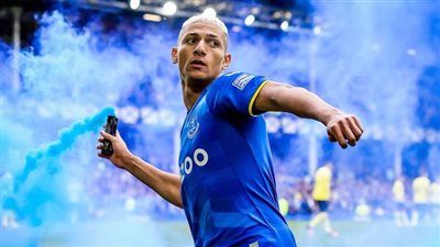 إيفرتون يحدد سعر نجمه ريتشارليسون تمهيدًا لبيعه