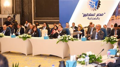 الهجرة تتلقى إشادات من الخبراء العالميين المشاركين بـ مصر تستطيع بالصناعة