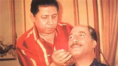 الصندوق الأسود للمشاهير.. محمد عشوب: حسني مبارك دخل في حالة اكتئاب بعد التنحي.. وعادل إمام إله التمثيل| حوار