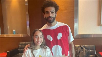 استقبال خاص بالورود لـ محمد صلاح بمطار القاهرة.. صور