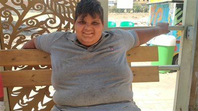 الطفل سيف منظف السيارات بالمنوفية: نفسي أتعلم وأبقى طبيب للغلابة اللي شبهي