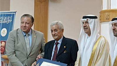 بعد تكريمه من ملتقى الشارقة.. أهم المعلومات عن الدكتور يوسف نوفل