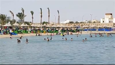 توافد المواطنين على شواطئ الغردقة هربا من حرارة الجو | بث مباشر