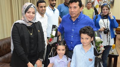 وزير الرياضة يستقبل أسرة الشهيد شبراوي بحفل افتتاح المشروع القومي للموهوبين 