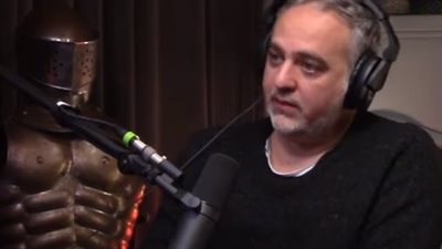 محمد حفظي عن فيلم أصحاب ولا أعز: لا يخضع للرقابة المصرية.. وردود أفعال الناس عفوية