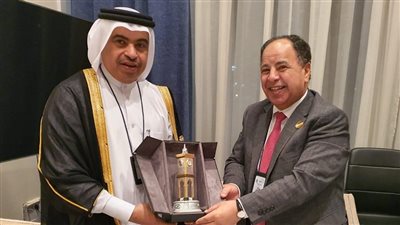 مصر وقطر تتفقان على تعزيز التعاون لمواجهة الأزمة الاقتصادية العالمية