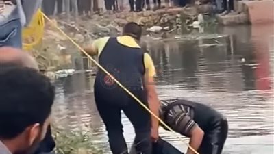 انتشال جثة شاب غرق في مياه بحر شبين القناطر 