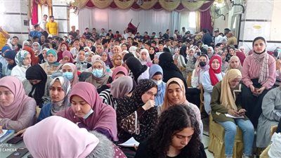 إقبال كثيف على القوافل التعليمية المجانية بالدقهلية | صور