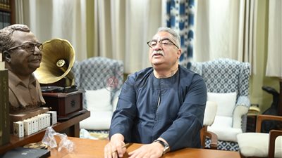 أنا فيمينست أكتر من مراتي والشعراوي كان سلفي وأوقفت عمر عبد الكافي عن الخطابة والإمام الطيب الأكثر استنارة في الأزهر.. إبراهيم عيسى يتحدث لـ القاهرة 24 (2-2)