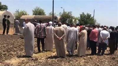 دفن طفلين صدمتهما سيارتان في الشرقية