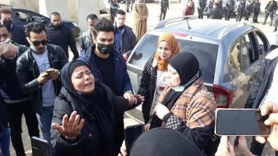 بعد الحكم على كريم الهواري.. عم أحد الضحايا: سنذبح عجلًا على روحه │ صور وفيديو