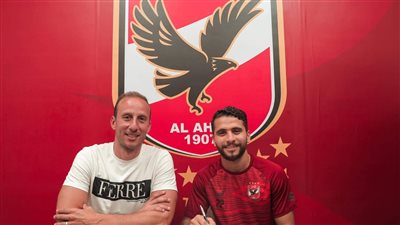 الأهلي يمدد عقد محمد محمود 5 سنوات ‏