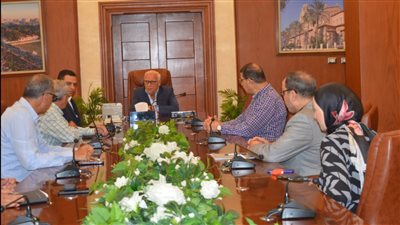 محافظ بورسعيد: إقامة معرض لتسويق منتجات أصحاب الصناعات الصغيرة والمتوسطة