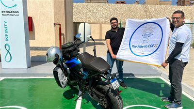 المغامر المصري علي عبده يطلق مبادرة «الرحلة إلى مؤتمر المناخ cop27» على مدى يومين بدراجة كهربائية 