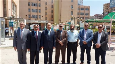 رئيس جامعة بنها يتفقد لجان الامتحانات بكليتى الآداب والتجارة ويؤكد توفير سبل الراحة للطلاب