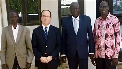 السفير المصري في جوبا يلتقي رئيس هيئة مكافحة الفساد بجنوب السودان لبحث تدريب الكوادر وتبادل الخبرات