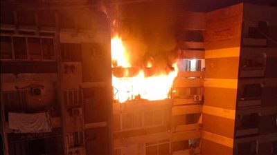 إصابة 3 في حريق مخزن سيراميك بالعبور 