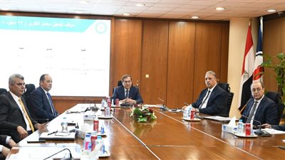 وزير البترول يشدد على متابعة الأرصدة من المنتجات البترولية والبوتاجاز 
