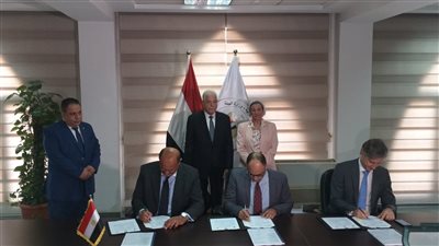 وزيرة البيئة توقع مشروع شرم الشيخ مدينة خضراء │ صور