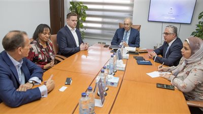 اقتصادية قناة السويس تبحث سبل التعاون مع المؤسسة البريطانية الدولية للاستثمار 