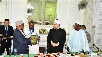 وزير الأوقاف يكرم أئمة وواعظات بوركينا فاسو بالمجلس الأعلى للشئون الإسلامية