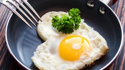 دراسة: تناول بيضة واحدة يوميًا تقي من مخاطر الإصابة بأمراض القلب