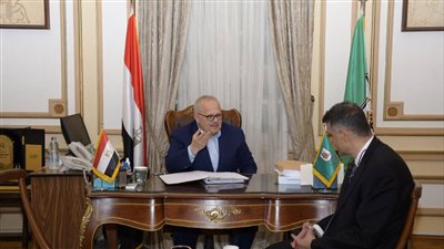 رئيس جامعة القاهرة يكلف عميد معهد الأورام بمنح أولوية قصوى لخدمة المرضى بمستشفيات المعهد