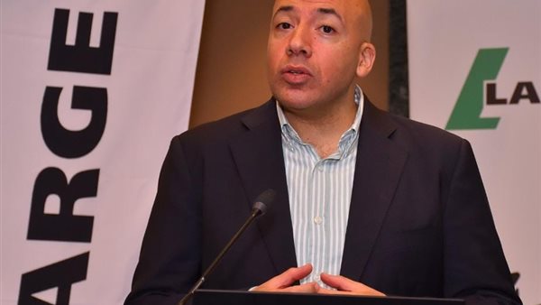 أحمد عبده رئيس القطاع