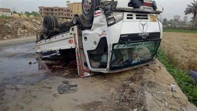 مصرع وإصابة شخصين في حادث انقلاب سيارة نقل على الطريق الصحراوي بسوهاج