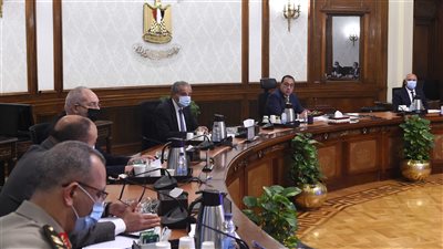 رئيس الوزراء يتابع آليات تسهيل عبور المواطنين والبضائع الأنفاق أسفل قناة السويس