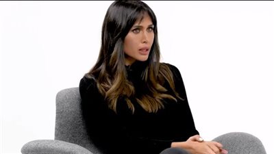 إنجي كيوان: مثقلة بالهموم وأشعر بالذنب دائما لتقصيري تجاه أبنائي| فيديو