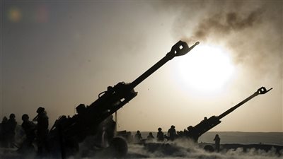 القوات الأوكرانية تقصف مناطق تحت سيطرة القوات الروسية بمدافع هاوتزر