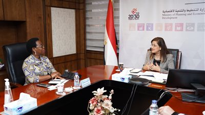وزيرة التخطيط تلتقي نائب رئيس مفوضية الاتحاد الإفريقي لتعزيز سبل التعاون