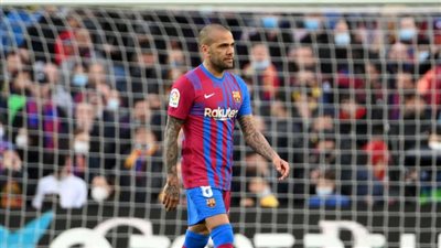 شرطة برشلونة تعتقل داني ألفيس بسبب قضية اعتداء جنسي