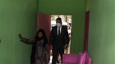 بتكلفة 1.26 مليون جنيه.. محافظ الفيوم يسلم 12 منزلا و15 جهاز عروسة لغير القادرات بعزبة عطية بإطسا
