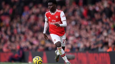 رسميًا.. أرسنال يعلن فوز ساكا بجائزة أفضل لاعب بالموسم 