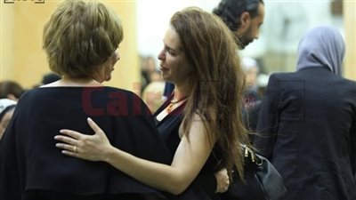 بحضور دينا عبد العزيز وعدد من نجوم الفن.. بدء عزاء المنتج محسن علم الدين بالحامدية الشاذلية | بث مباشر 