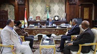 المحافظ يستقبل وفد مجلس أمناء مدينة المنيا الجديدة لبحث بعض الملفات الهامة 