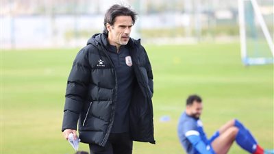 ألميدا يعيد ترتيب أوراقه لحل أزمة هجوم فاركو