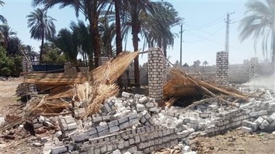 محافظ أسوان: تنفيذ 445 قرار إزالة حالات تعد على أراضي الدولة بإدفو خلال 6 أشهر