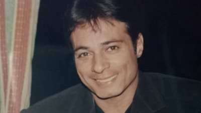 في ذكرى رحيل عبد الله محمود.. أصر على مقابلة أحمد زكي قبل رحيله لهذا السبب