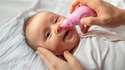 3 وسائل صحية لتنظيف أنف الطفل بالمنزل